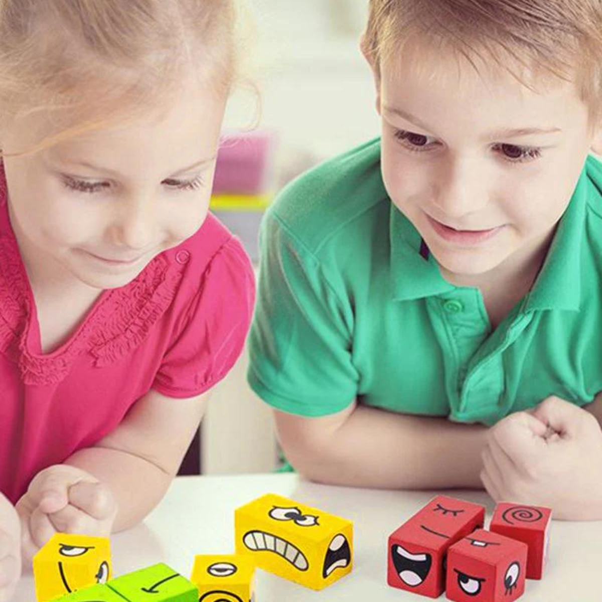 Isa Smart Building Cubes Game