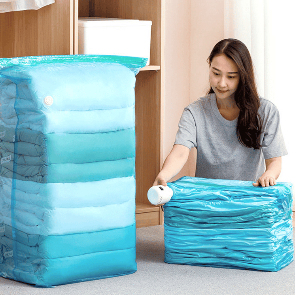 AirBaker 10 Pack (Large) Vacuum Storage Bags, Space Saver Sealer Bags for  Clothes Comforters Blankets Pillows with Travel Hand Pump